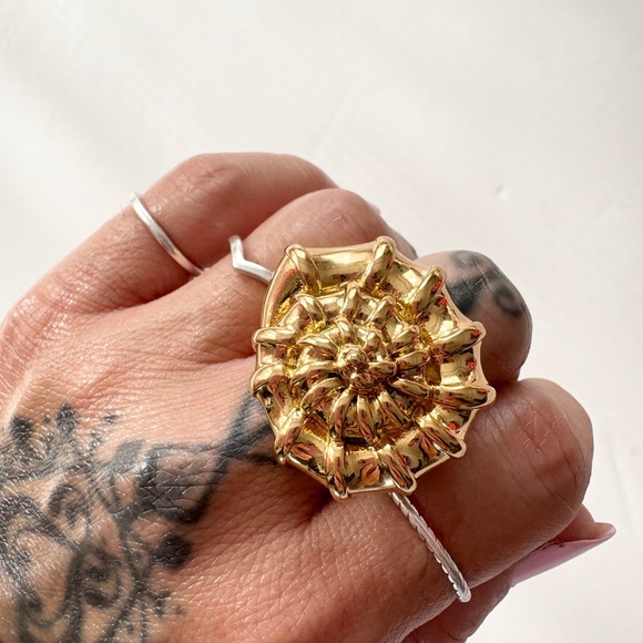 Noir NYC shellshocked gold ring - Picture 3 of 5